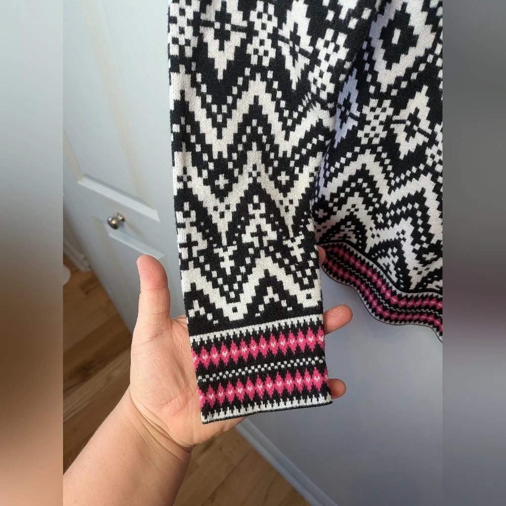 TAHARI Women Sweater Turtleneck Long Sleeve Super Soft Size Medium Black White - Picture 4 of 9